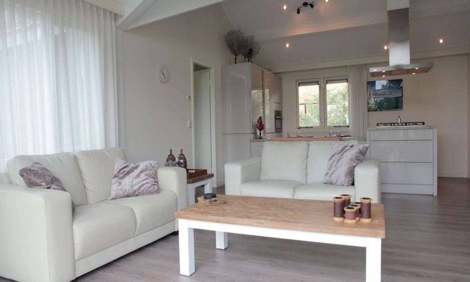 Kattendijke House | Holiday Home in Kattendijke by the Coast