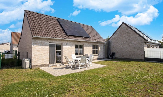 Koksijde House | Holiday Home in Koksijde with Private Garden