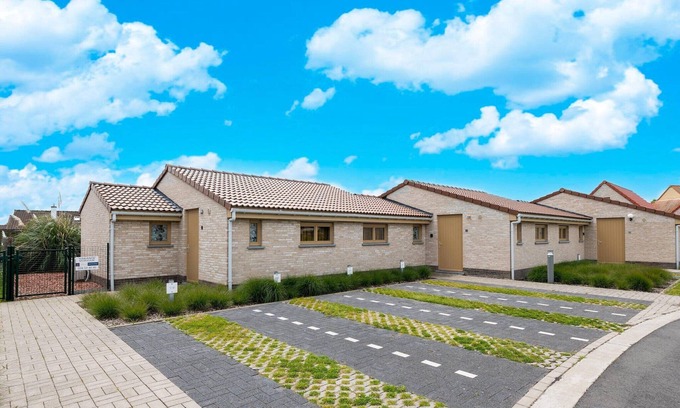 Koksijde House | Holiday Home in Koksijde with Garden