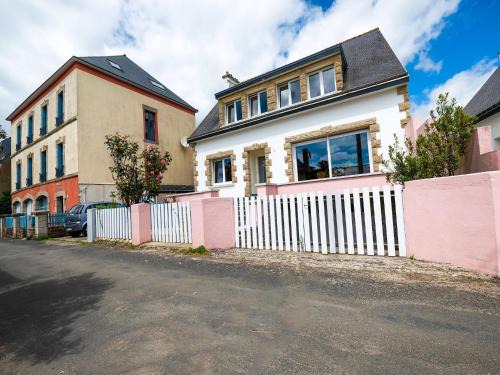 Le Pouldu House | Holiday Home in Le Pouldu near Sandy Bays, cleaning included