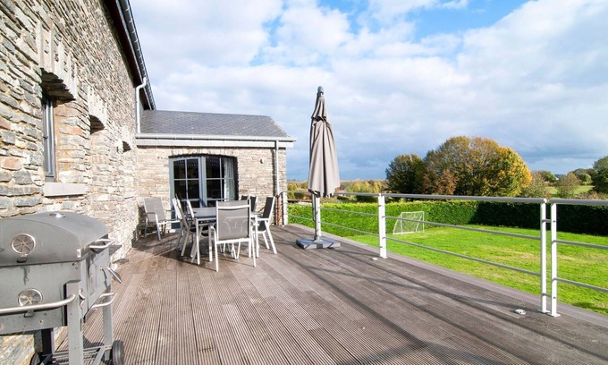 Nafraiture House | Holiday Home in Nafraiture near Forest