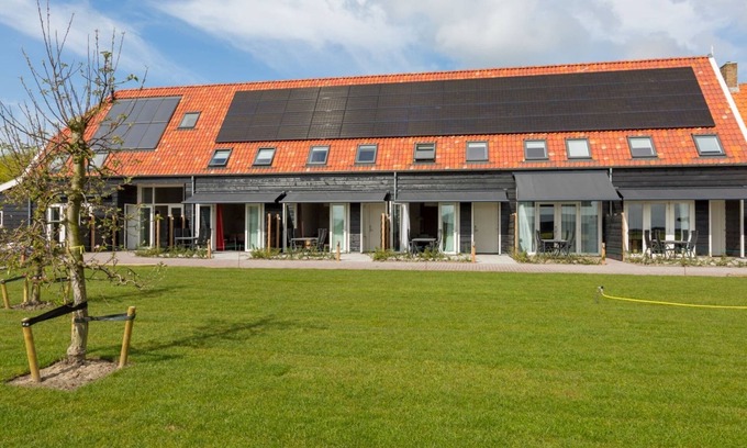 Municipality of Veere House | Holiday Home in Oostkapelle near Beaches