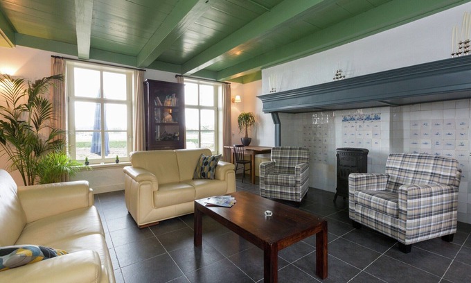 Municipality of Veere House | Holiday Home in Oostkapelle near Forest
