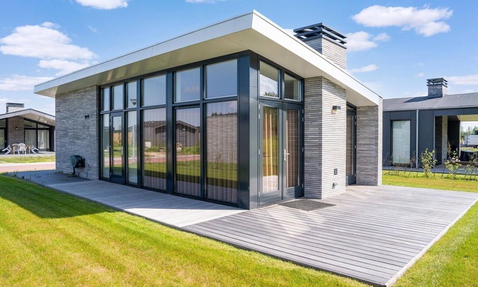 Leiderdorp House | Holiday Home in Oud Ade near Kaag Lakes