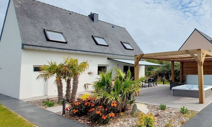 Plouarzel House | Holiday Home in Plouarzel near Sandy Beaches