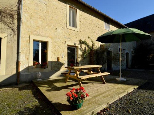 Osmanville House | Holiday Home in Saint-Clément near the Sea
