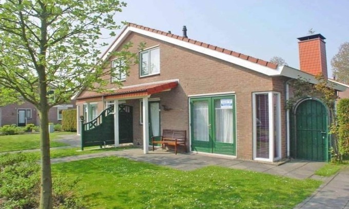 Breskens House | Holiday Home in Schoneveld with Garden