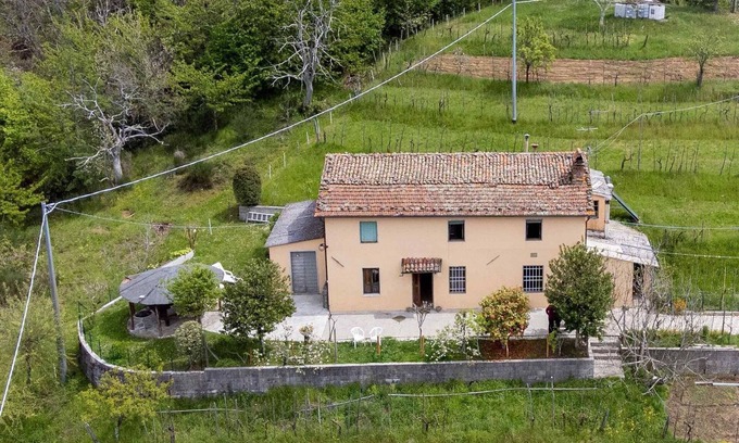Barga House | Holiday Home in Tuscany With Scenic Views
