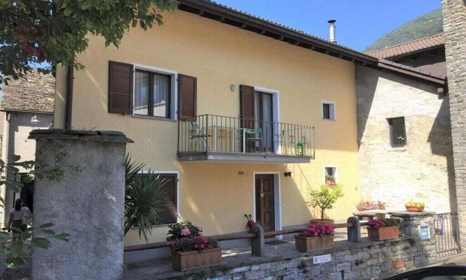 Terre di Pedemonte House | Holiday home in Verscio with swimming pool