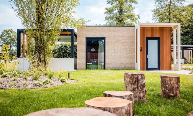 Voorthuizen House | Holiday Home in Voorthuizen near Veluwe