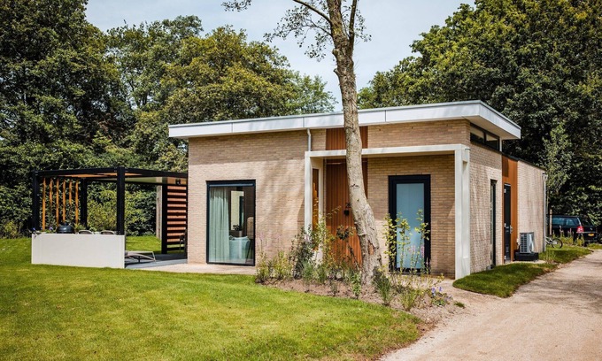 Voorthuizen House | Holiday Home in Voorthuizen near Forest