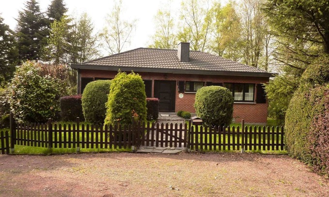 Chodes House | Holiday Home in Waimes with Private Garden