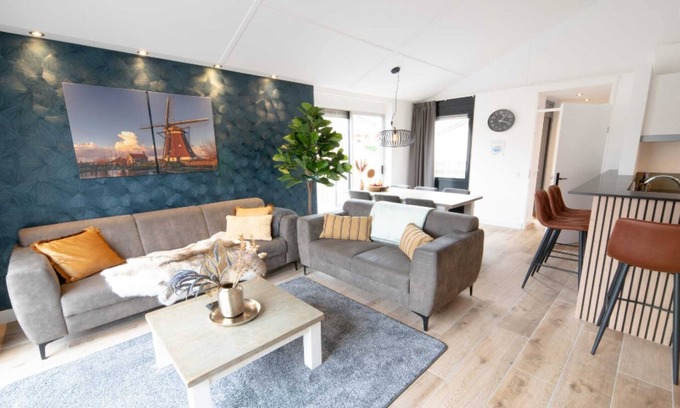 Zevenhuizen House | Holiday Home in Zevenhuizen with Sauna & Bubble Bath