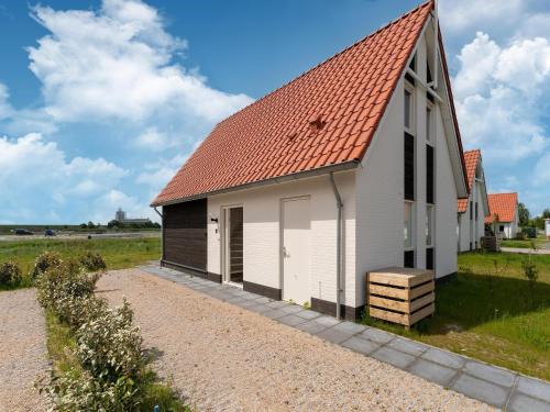 Scherpenisse House | Holiday Home in Zeeland near Gorishoek Beach