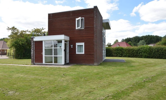 Zeewolde House | Holiday Home in Zeewolde with Pool