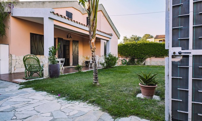 Quartu Sant'Elena House | Holiday Home 'Torre Foxi' with Mountain View, Wi-Fi and Air Conditioning