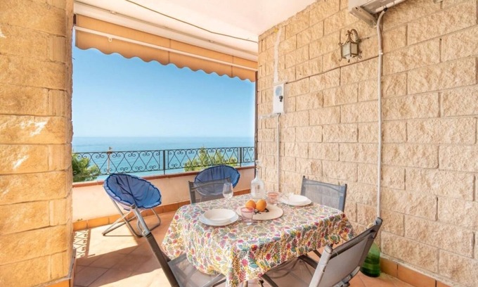 San Mauro Cilento House | Holiday Home 'La Casa Sulla Scogliera Grande' with Sea View, Private Terrace and Air Conditioning