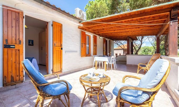 San Pietro a Mare House | Holiday Home 'Casa Con Terrazza' with Private Terrace, Wi-Fi and Air Conditioning