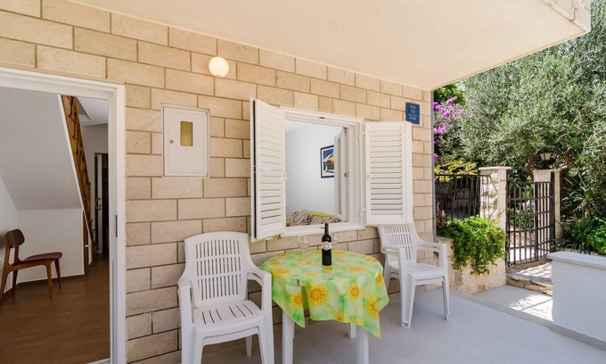Trstenik House | Holiday Home Jasenka Trstenik - Duplex One Bedroom Apartment with Terrace and Side Sea View