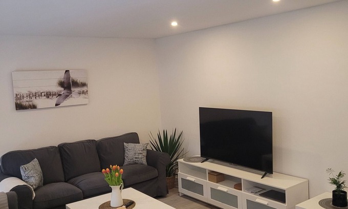 Langen b. Bremerhaven House | Holiday Home 'Johann' with Private Terrace, Private Garden and Wi-Fi