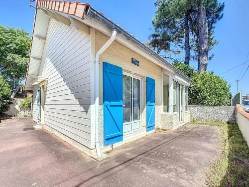Tharon-Plage House | Holiday Home Ker Eric by Interhome