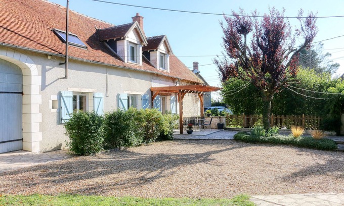 Couffy House | Holiday Home 'La Clé Des Champs' with Private Terrace, Private Garden and Wi-Fi