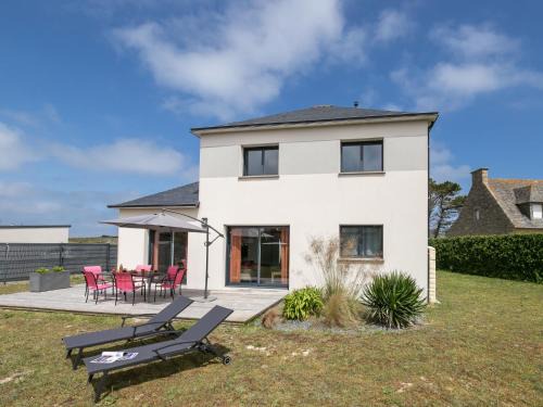Cleder House | Holiday Home La Closière by Interhome