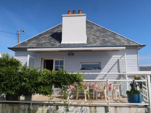Lampaul-Plouarzel House | Holiday Home La Glycine by Interhome