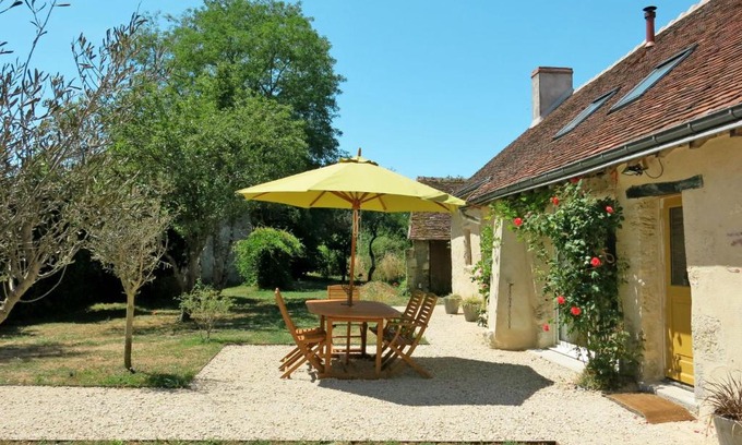 Monteaux House | Holiday Home La Marlaude - MNX201 by Interhome
