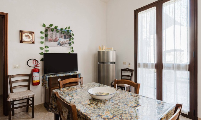 Marsala House | Holiday Home 'La Piazzetta' with Wi-Fi and Air Conditioning
