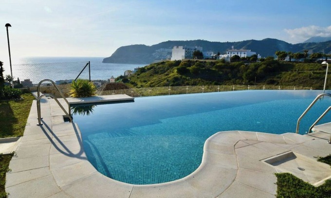 La Herradura House | Holiday Home "La Reserva" with Shared Pool, Terrace & Wi-Fi