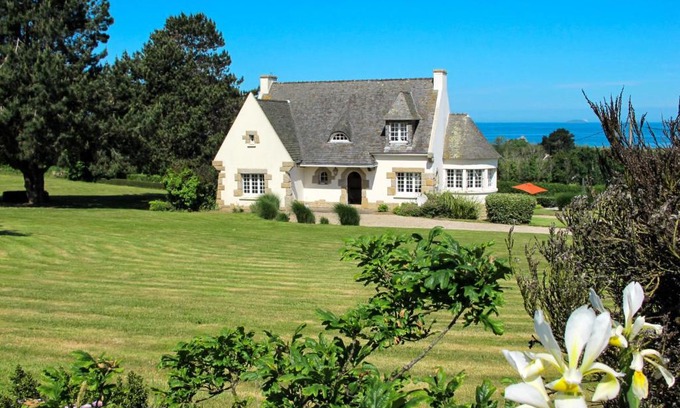 Penvenan House | Holiday Home La Rotonde by Interhome