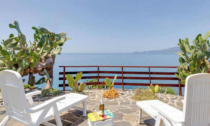 Santa Maria del Mare House | Holiday Home "La Terrazza sul Mare" with Sea View, Garden & Terrace