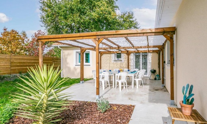 Aureilhan House | Holiday Home la tuilerie by Interhome