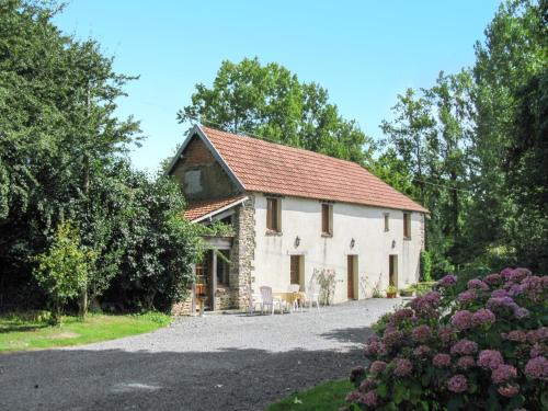 Savigny House | Holiday Home La Voisinière no-1 by Interhome