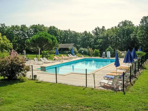 Gindou House | Holiday Home Le Cazelle by Interhome