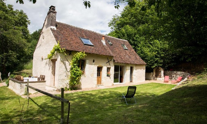 Couture-sur-Loir House | Holiday home Le Vaugarnier