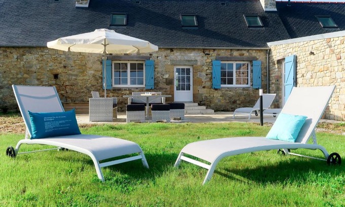 Camaret-sur-Mer House | Holiday Home Le Vieux Chêne by Interhome