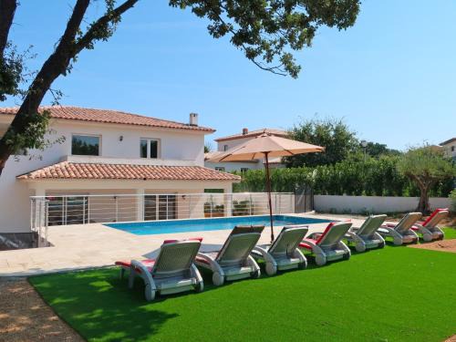 Cogolin House | Holiday Home Les Hautes Terres by Interhome