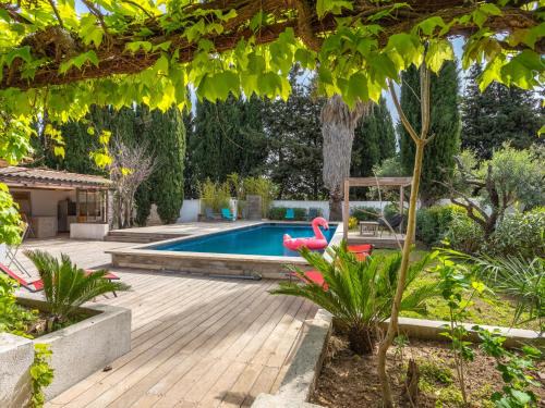 La Crau House | Holiday Home Les Pivoines by Interhome