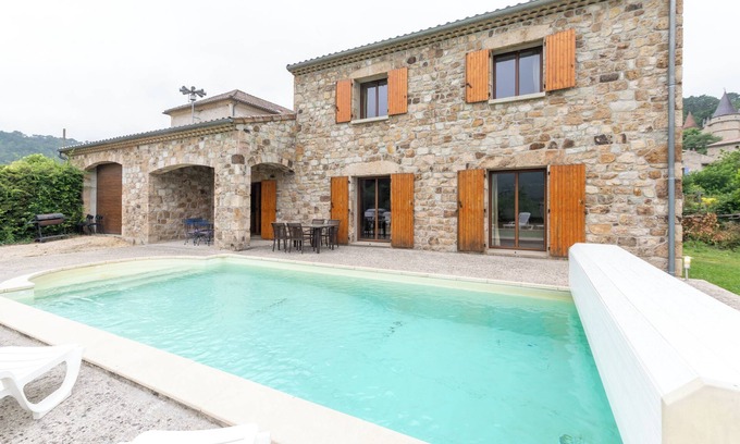 Chambonas House | Holiday Home 'Les Sources Gîte Les Pêchers' with Private Pool and Terrace