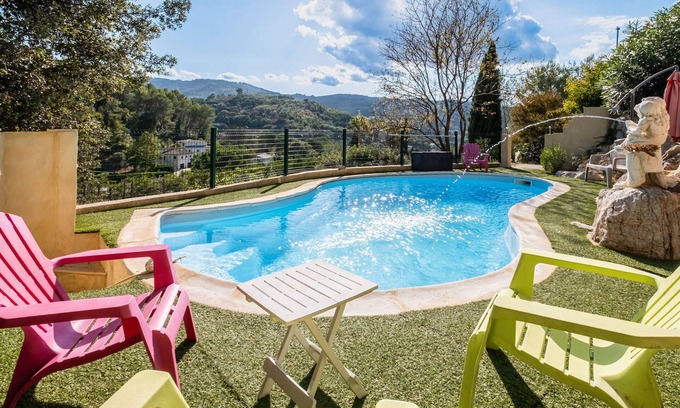 Pegomas House | Holiday Home 'Méli Mélo' with Mountain View, Private Pool and Air Conditioning