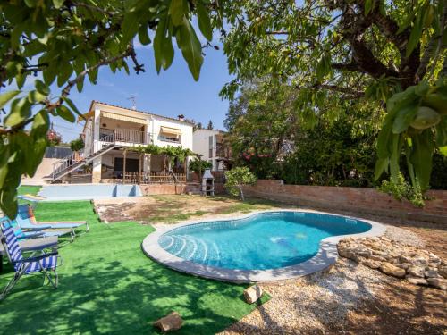 El Castell de Montornes House | Holiday Home Montornes by Interhome