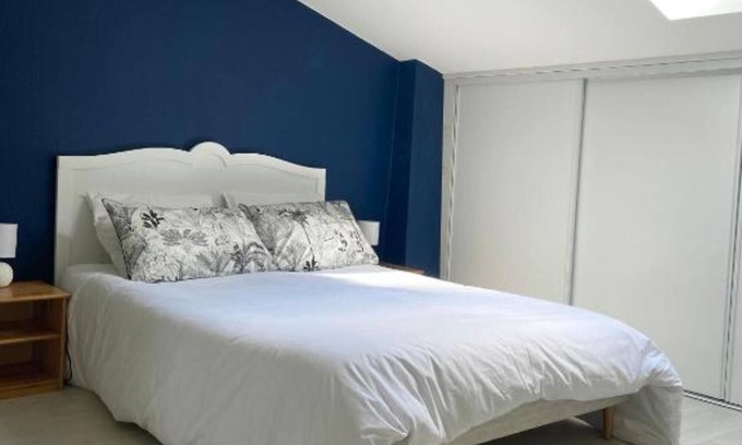 Rions House | Holiday Home 'Maison De Campagne' with Private Terrace, Shared Garden and Wi-Fi