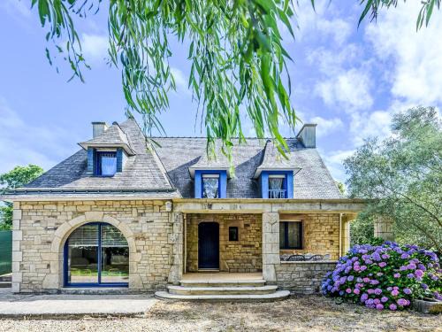 Plumergat House | Holiday Home Maison De Bréarec by Interhome