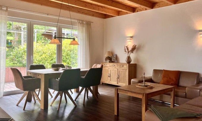 Naumburg House | Holiday Home 'Marlen' with Private Terrace, Private Garden and Wi-Fi