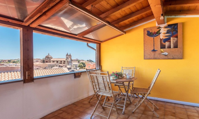 Tresnuraghes House | Holiday Home 'Meravigliosa Terrazza' with Sea View, Wi-Fi and Air Conditioning