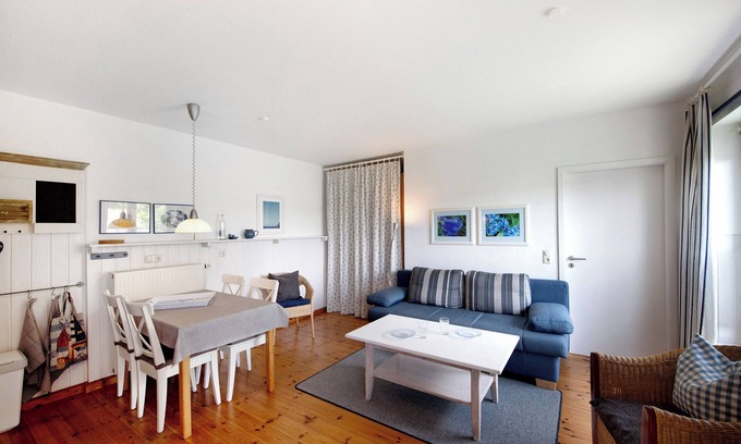 Meschendorf House | Holiday Home 'Möve Aba Bungalow 68' with Private Terrace, Shared Garden and Wi-Fi