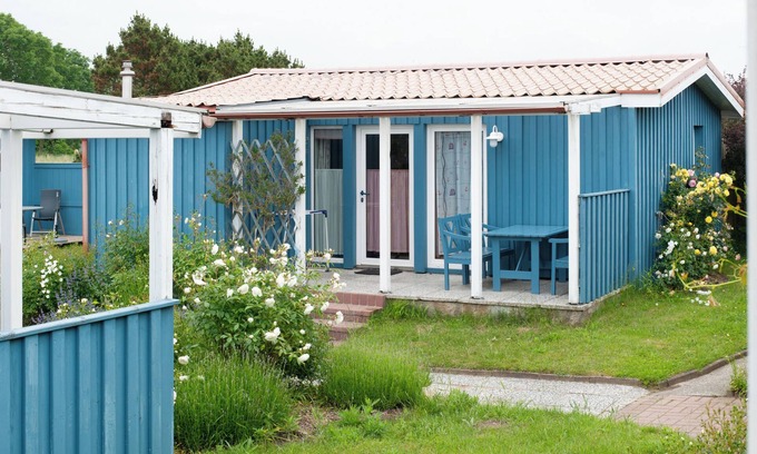 Meschendorf House | Holiday home "Möve Aba Bungalow 65" with private terrace and WLAN
