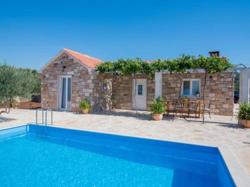 Supetar Villa | Holiday Home My Summer House - Two-Bedroom Holiday Home with Private Pool and Terrace - ST